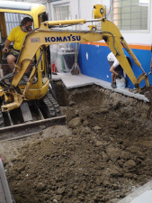modifica escavatore per velocizzare i lavori, il banco a rulli 4x4 ha bisogno di spazio